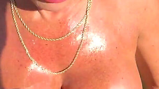 Abi James & Sunni Daize Give Memorable Tandem Blowjob