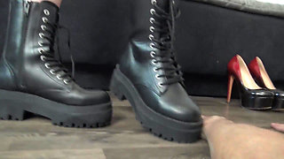 Hand crush catwalk tyrannei of the young French princess!