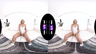 Cheerful Blonde Teaches The Perfect Masturbation - Shaved Blonde Fingering