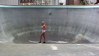 Blonde slut gives hardcore blowjob
