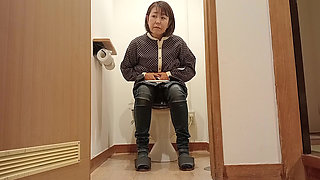 Toilet 1 Night 2 Days