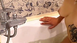 Sensual Pussy Shaving Session in Tub with Kinky Mary