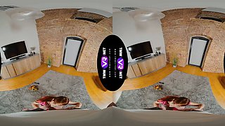 TmwVRnet - Julia Red - Banana in my throat