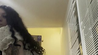 Goth school woman jiggles her arse so you