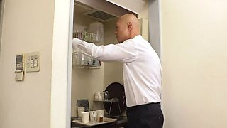 https://bit.ly/33KBRbi\u3000"Don't look ... pee leaks ..." A girl in uniform who can't stand the pleasure of incontinence in a Japanese style toilet and is given with diuretics and aphrodisiacs by a instructor.[Part 4]