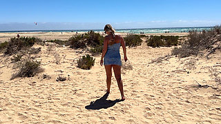 Beach Public Pee From Girl with Bubble Ass