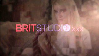 An eighteen-year-old British amateur has her first real fuck and finishes with a facial