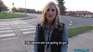 Lindsey Cruz's Public Passion with Blonde Heat