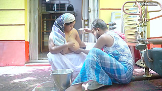 Desi Indian Milk Man Fucks Bhabhi Ji After Seeing Her Huge Milky Boobs