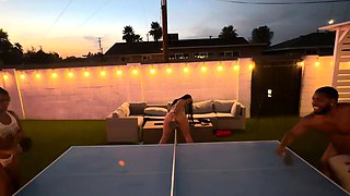 Amateur hottie fucked outdoor in public