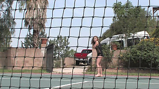 Gorgeous chick drains big dick in the gym